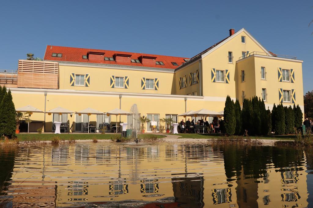 Grandhotel Niederoesterreichischer Hof Lanzenkirchen Bagian luar foto