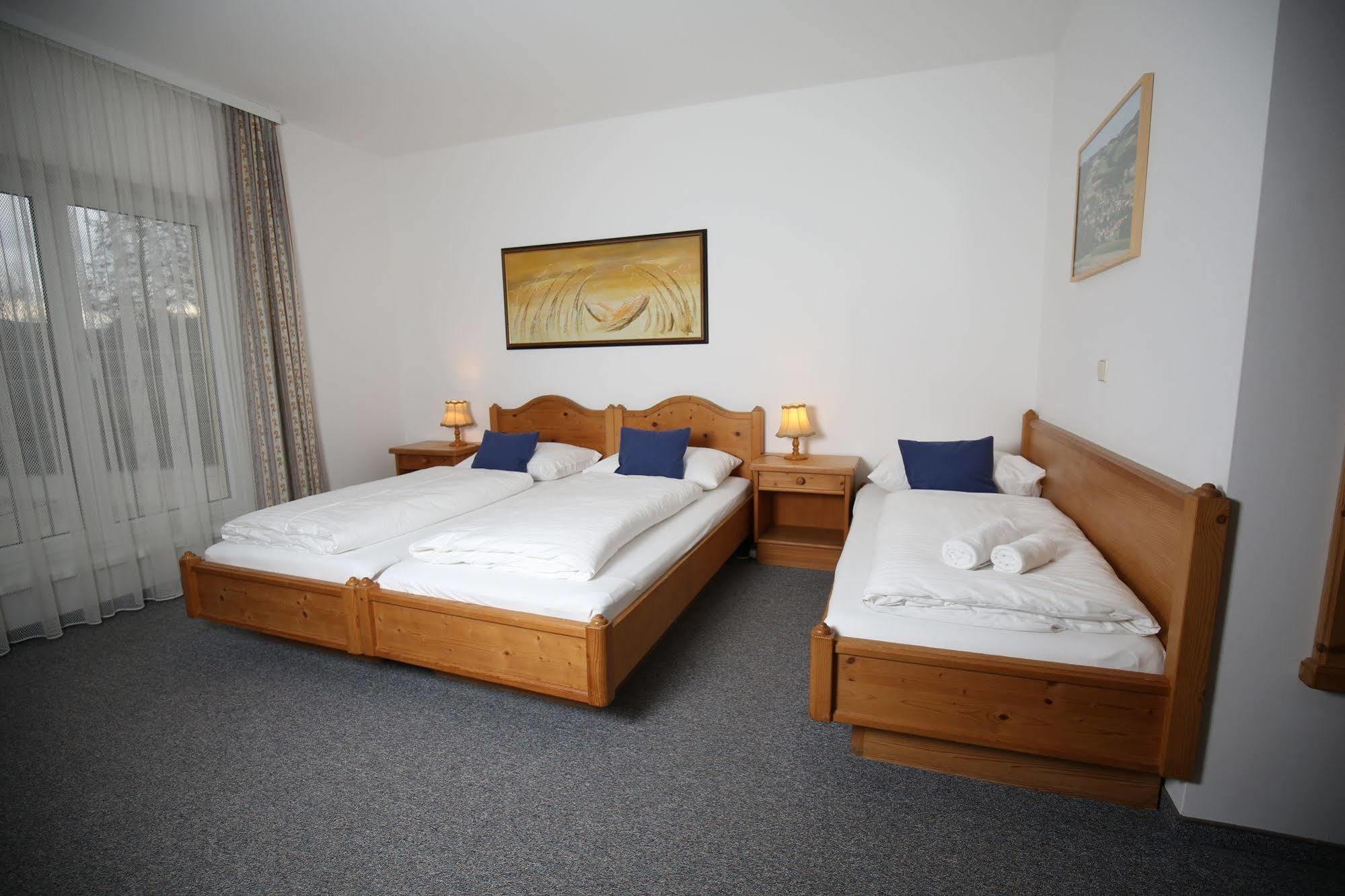 Grandhotel Niederoesterreichischer Hof Lanzenkirchen Bagian luar foto