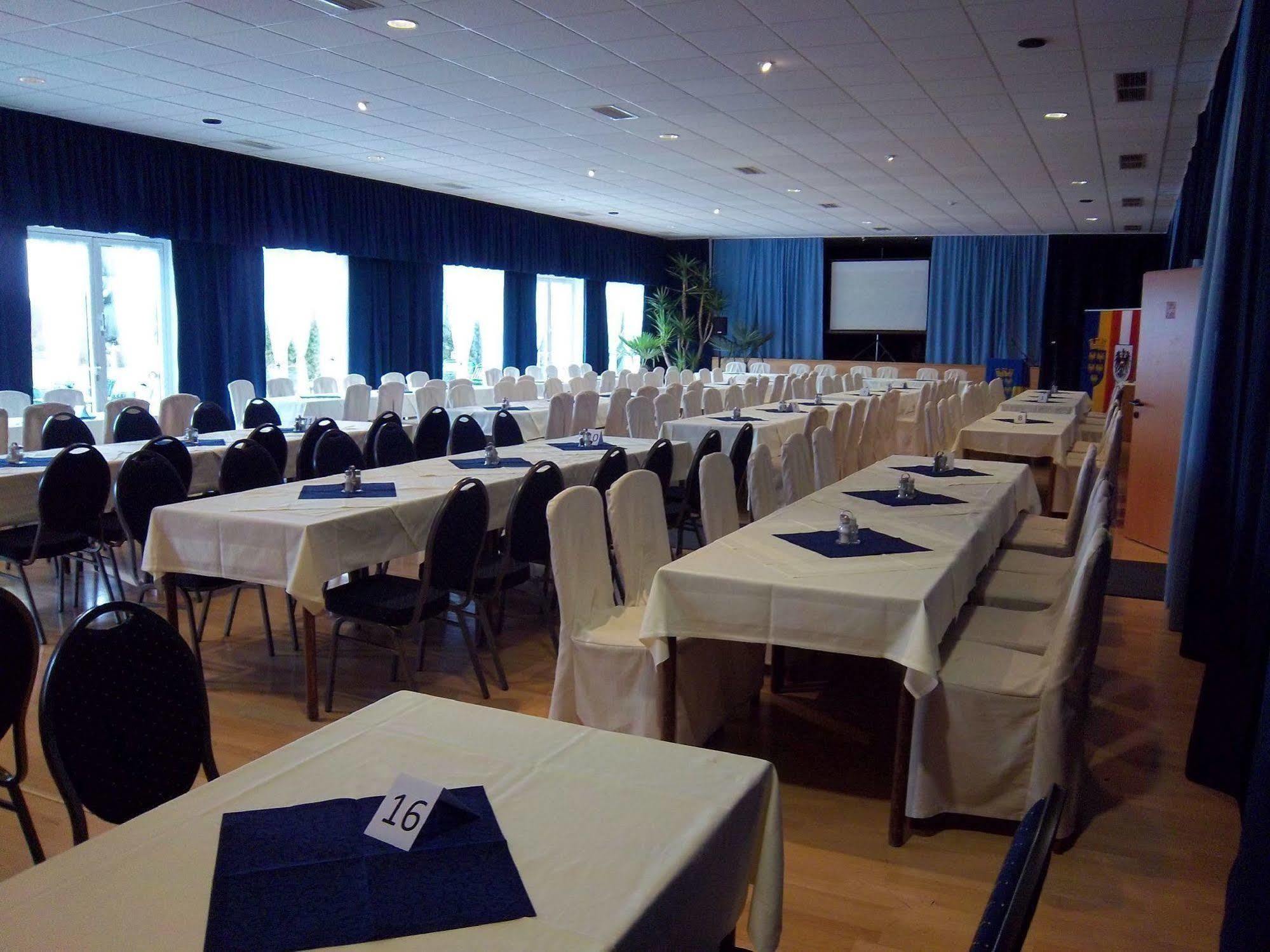 Grandhotel Niederoesterreichischer Hof Lanzenkirchen Bagian luar foto